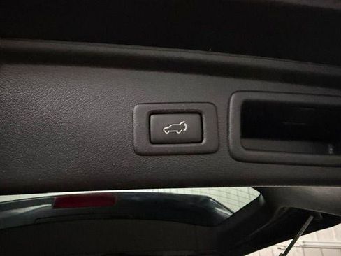 Used 2016 Subaru Forester 2.5i Limited AWD/4WD image 11