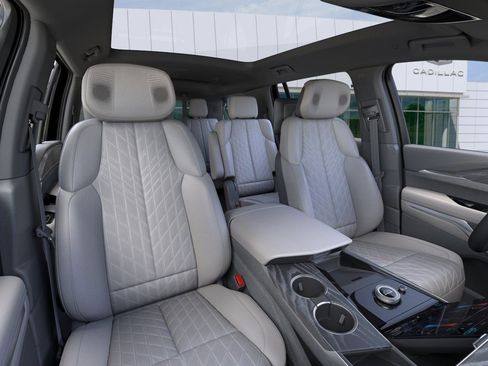 New 2026 Cadillac Escalade IQL Luxury w/ LPO, Radiant Package AWD/4WD image 19
