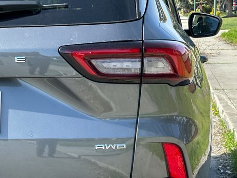 New 2024 Ford Escape ST-Line AWD/4WD image 24
