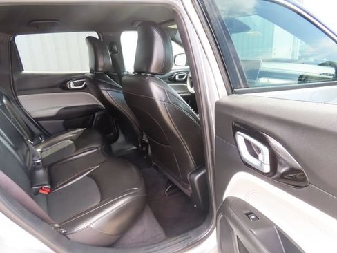 Used 2023 Jeep Compass Limited AWD/4WD image 28