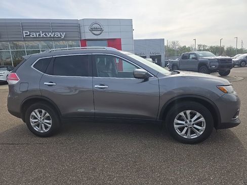 Used 2015 Nissan Rogue SV AWD/4WD image 10