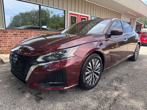 Used 2023 Nissan Altima 2.5 SV FWD image 5