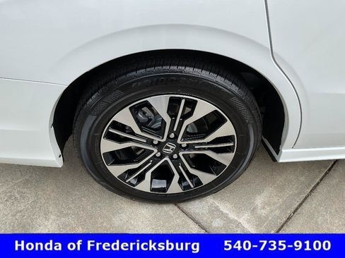 Certified 2026 Honda Odyssey Touring image 11