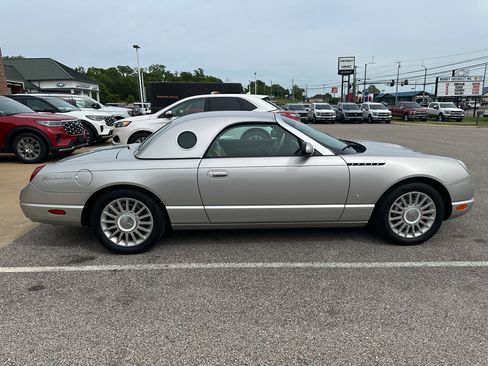 Used 2004 Ford Thunderbird RWD image 6