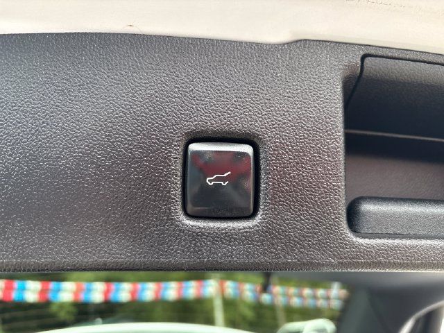 Used 2025 Ford Escape Platinum AWD/4WD image 23