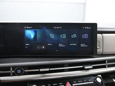 Used 2025 Hyundai Santa Fe SEL FWD image 19