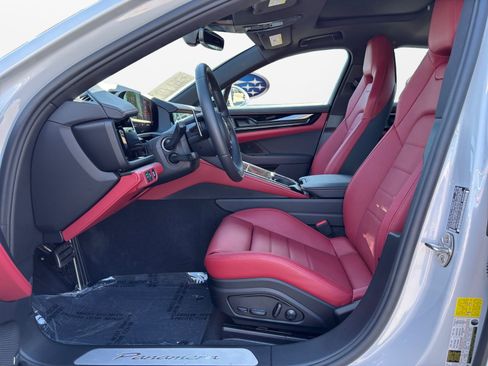 Used 2026 Porsche Panamera RWD image 10