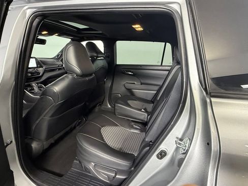 Used 2025 Toyota Highlander XSE AWD/4WD image 25