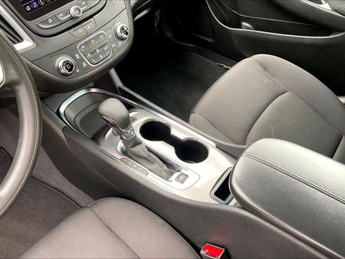 Used 2023 Chevrolet Malibu LT FWD image 16