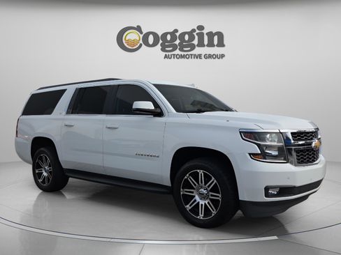 Used 2019 Chevrolet Suburban LT image 8