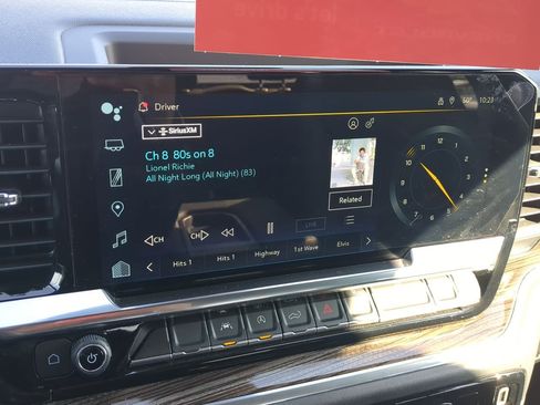 Used 2025 Chevrolet Silverado 1500 RST w/ Z71 Off-Road Package image 13