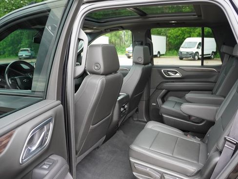 Used 2021 Chevrolet Tahoe Z71 w/ Z71 Signature Package AWD/4WD image 17