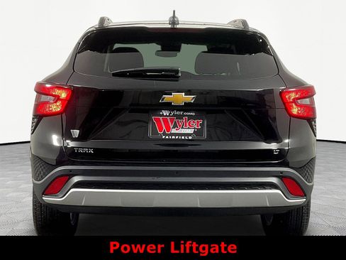 Used 2024 Chevrolet Trax LT w/ Driver Confidence Package FWD image 5