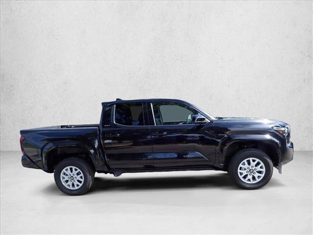 Certified 2025 Toyota Tacoma SR5 AWD/4WD image 5