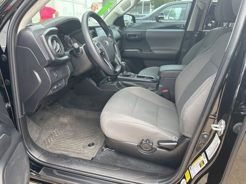 Used 2023 Toyota Tacoma SR image 8