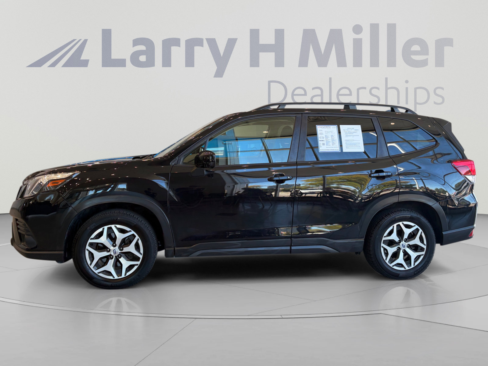 Used 2023 Subaru Forester Premium AWD/4WD image 2