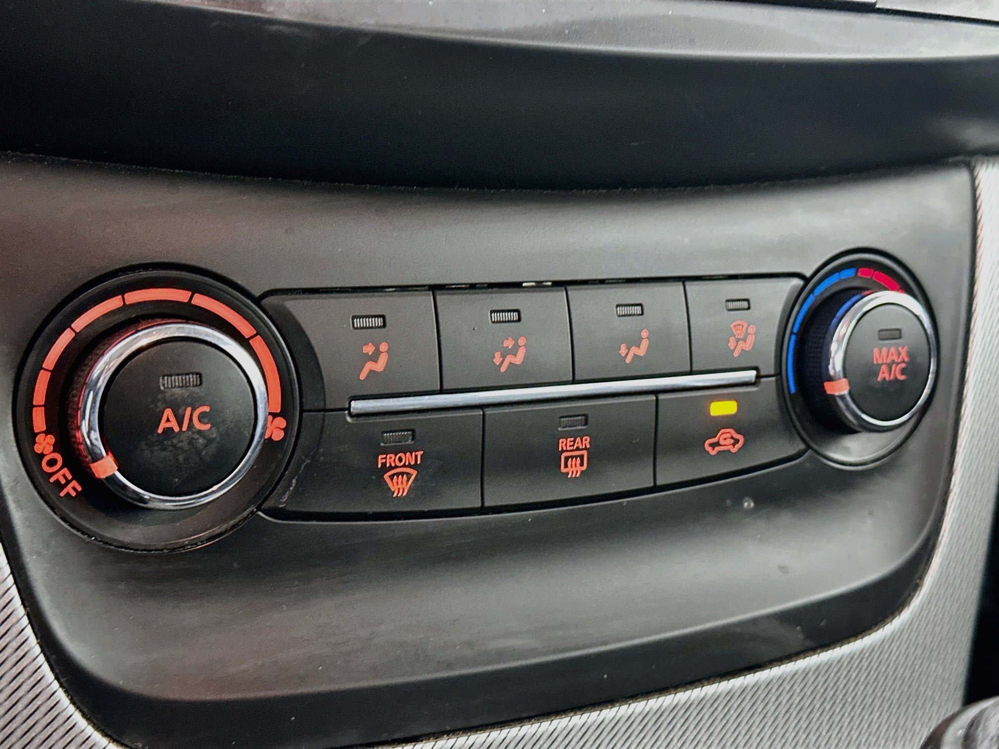 Used 2015 Nissan Sentra SR w/ Protection Package FWD image 22