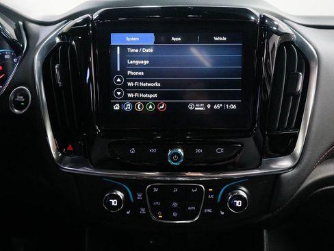 Used 2023 Chevrolet Traverse RS w/ LPO, Floor Liner Package AWD/4WD image 18