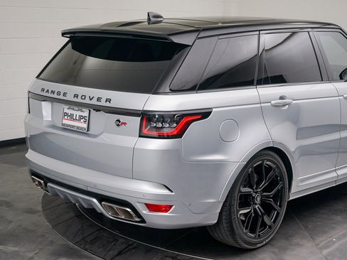 Used 2022 Land Rover Range Rover Sport SVR image 11