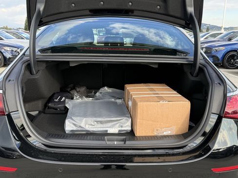 New 2026 Mercedes-Benz E 53 AMG e 4MATIC Sedan image 12