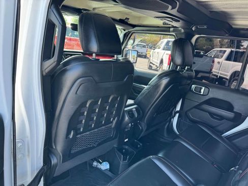 Used 2022 Jeep Gladiator Rubicon w/ LED Lighting Group AWD/4WD image 14
