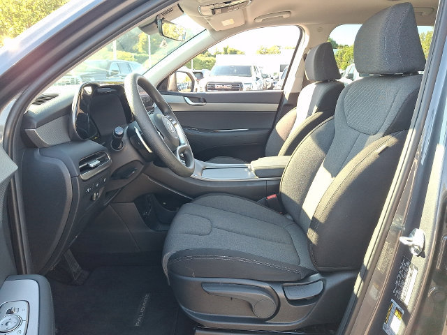 Used 2025 Hyundai Palisade SE AWD/4WD image 2