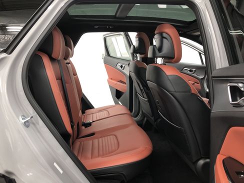 Certified 2023 Kia Sportage SX image 10