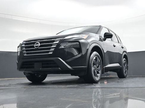 Certified 2026 Nissan Rogue SV FWD image 45