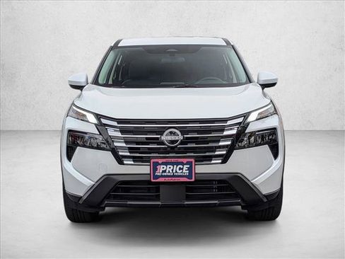 Used 2026 Nissan Rogue SV FWD image 2