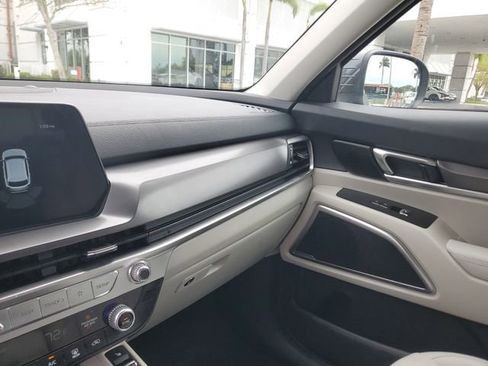 Certified 2024 Kia Telluride S w/ S Sunroof Package image 28