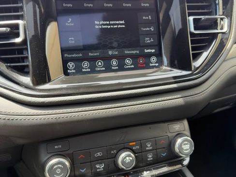 Used 2022 Dodge Durango SXT w/ Blacktop Package AWD/4WD image 20