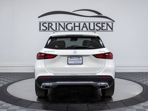 New 2025 Mercedes-Benz GLA 250 4MATIC image 6