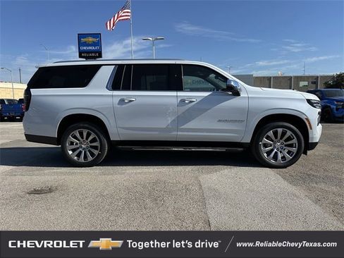 New 2026 Chevrolet Suburban Premier image 3