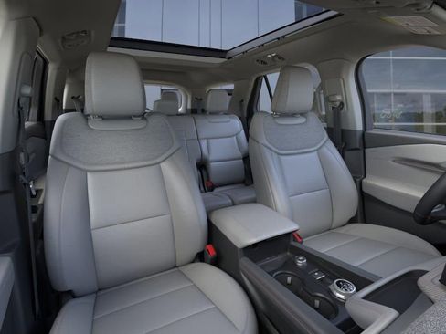 New 2026 Ford Explorer Active AWD/4WD image 10
