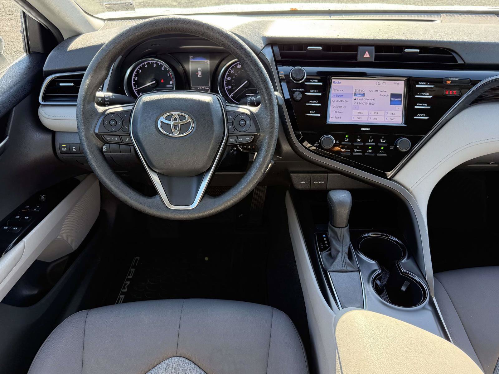 Used 2020 Toyota Camry LE FWD image 8