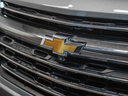 Used 2024 Chevrolet Traverse LT w/ Trailering Package image 8