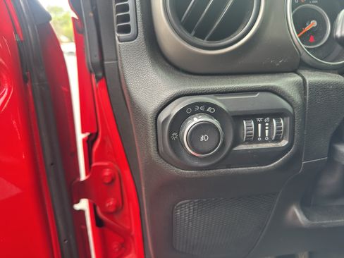 Used 2019 Jeep Wrangler Unlimited Sport AWD/4WD image 20