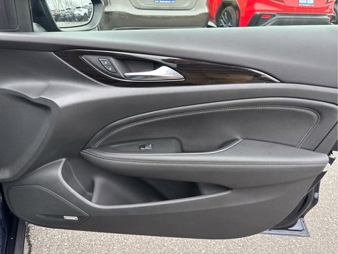 Used 2020 Buick Regal Essence image 29