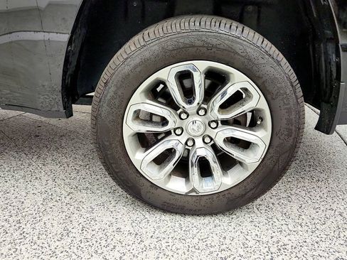 Used 2023 RAM 1500 Laramie AWD/4WD image 9