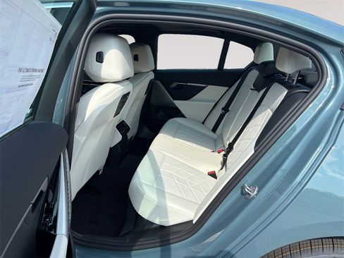 New 2026 BMW 530i xDrive image 13