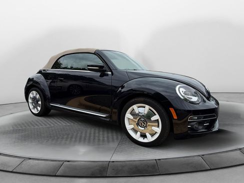 Used 2019 Volkswagen Beetle 2.0T Final Edition SEL FWD image 3