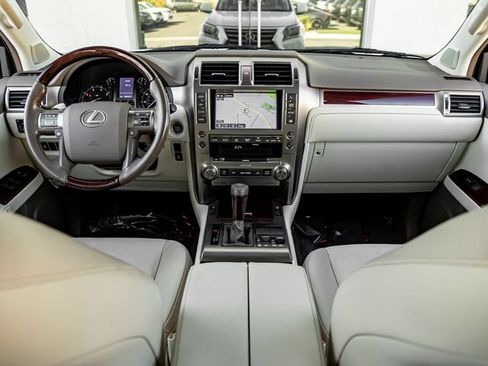 Used 2019 Lexus GX 460 Premium w/ Premium Package AWD/4WD image 18