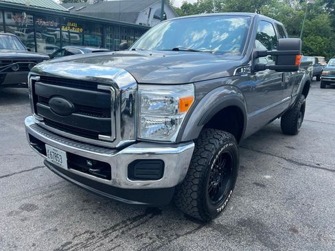 Used 2011 Ford F250 XLT w/ XLT Interior Pkg AWD/4WD image 2