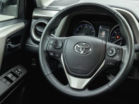 Used 2017 Toyota RAV4 XLE FWD image 28