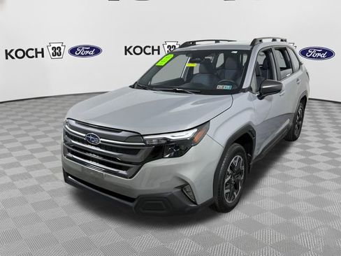 Used 2025 Subaru Forester Premium w/ Convenience Package #2 AWD/4WD image 3