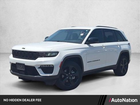 Used 2023 Jeep Grand Cherokee Limited w/ Black Appearance Package AWD/4WD image 1