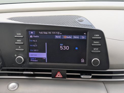 Used 2023 Hyundai Elantra SEL FWD image 14
