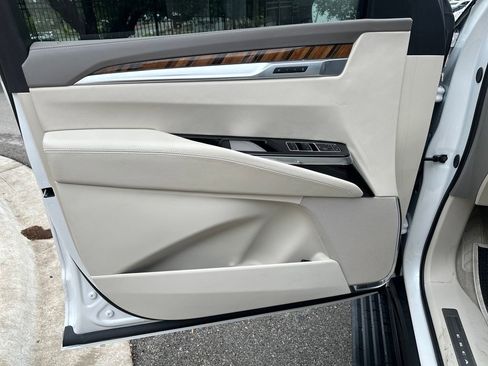 Used 2025 Cadillac Escalade Sport Platinum w/ LPO, ONYX Package AWD/4WD image 15