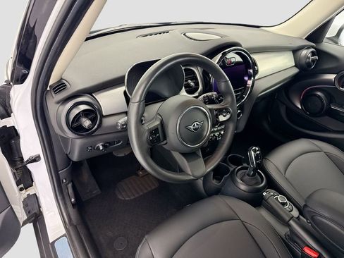 Certified 2023 MINI Cooper 4-Door Hardtop FWD image 9