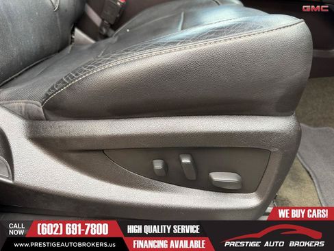 Used 2017 GMC Yukon SLT AWD/4WD image 42